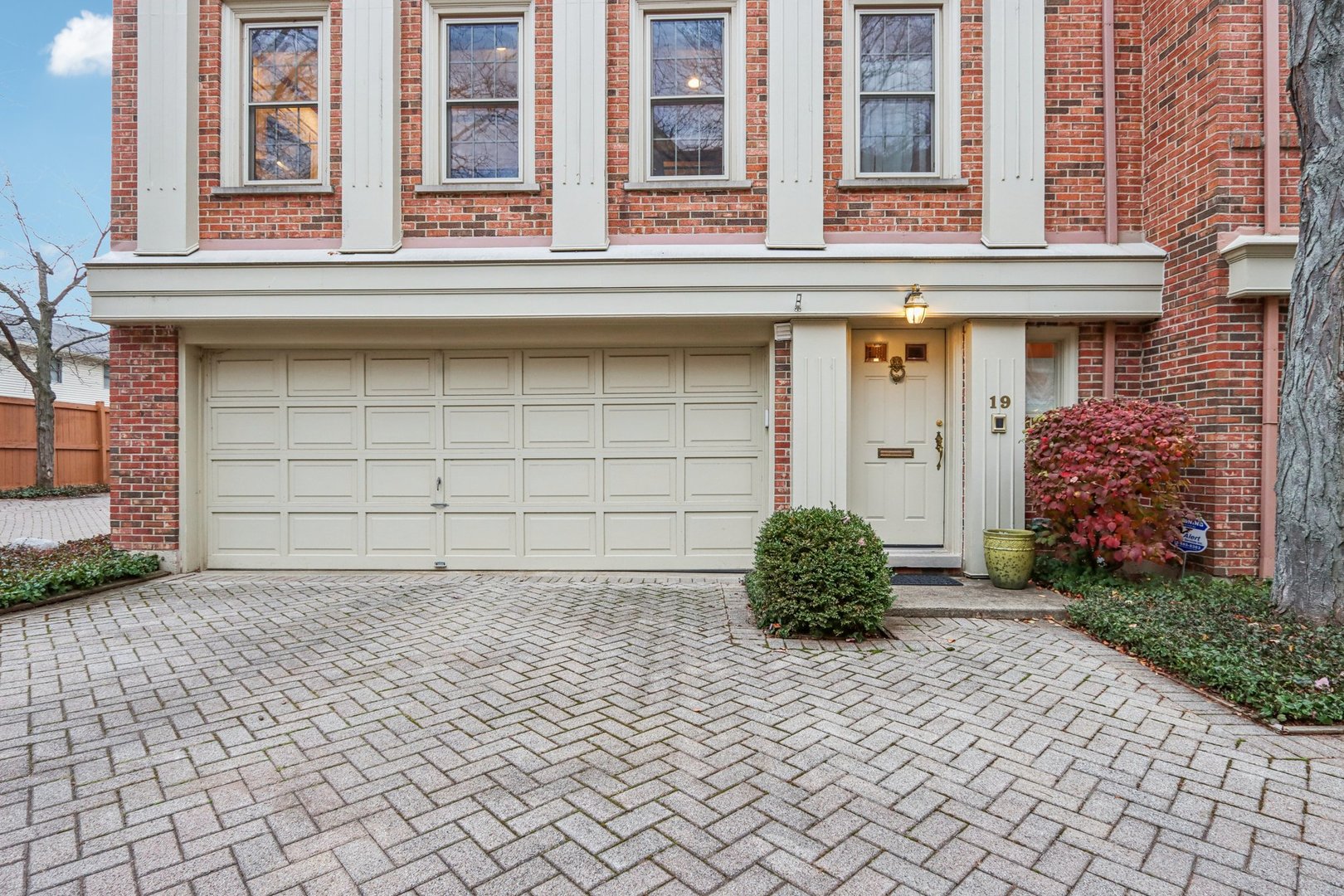19 Landmark Avenue Unit: 19