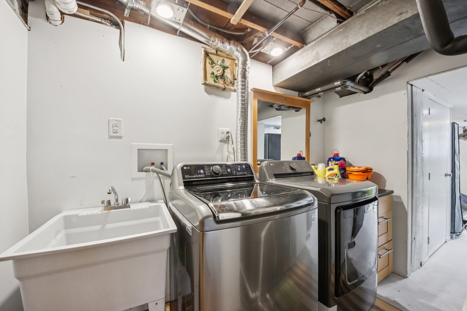 6601 N Trumbull Avenue