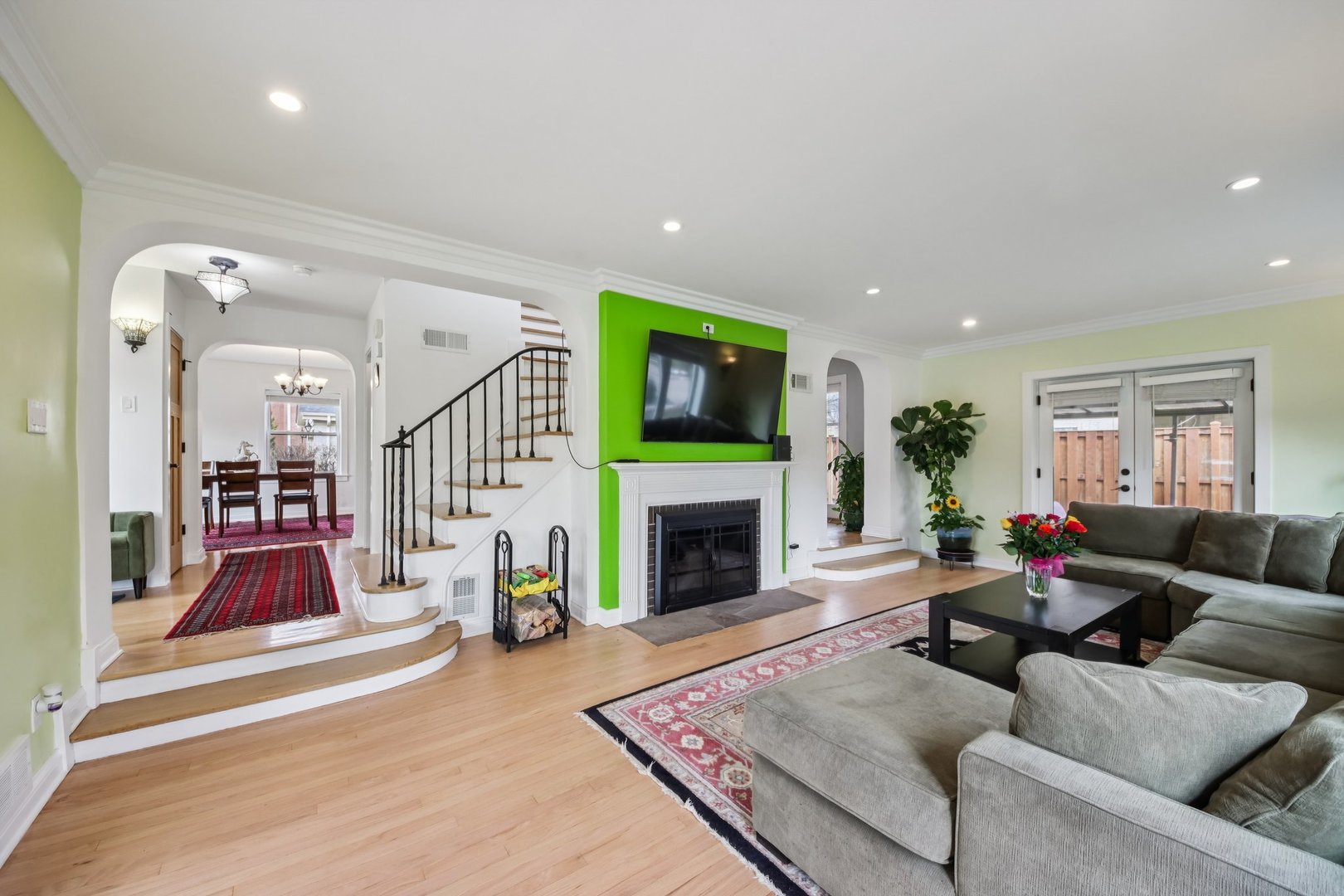 6601 N Trumbull Avenue