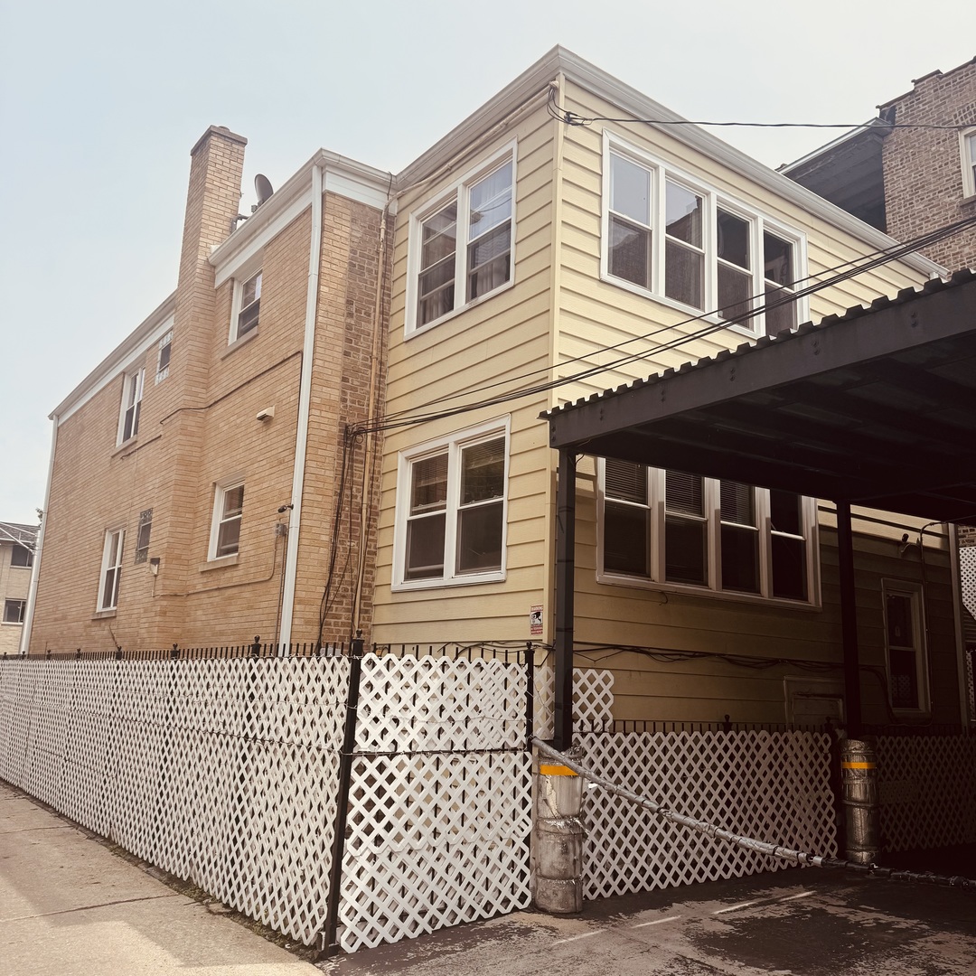 5544 N Campbell Avenue Unit: 1C