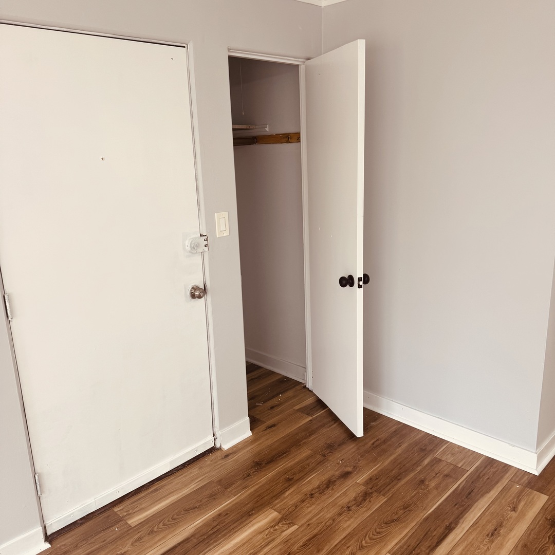 5544 N Campbell Avenue Unit: 1C