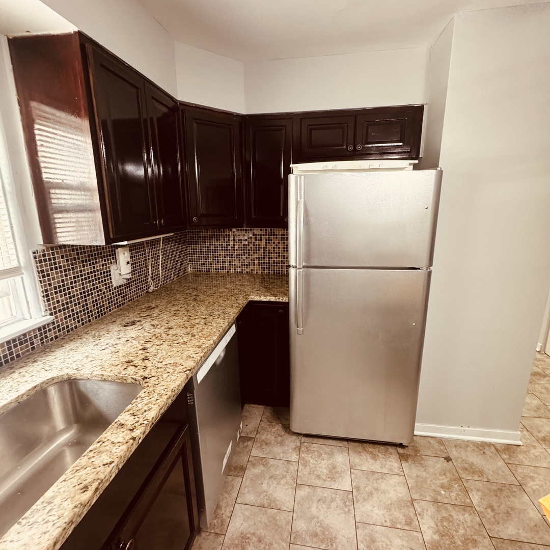5544 N Campbell Avenue Unit: 1C