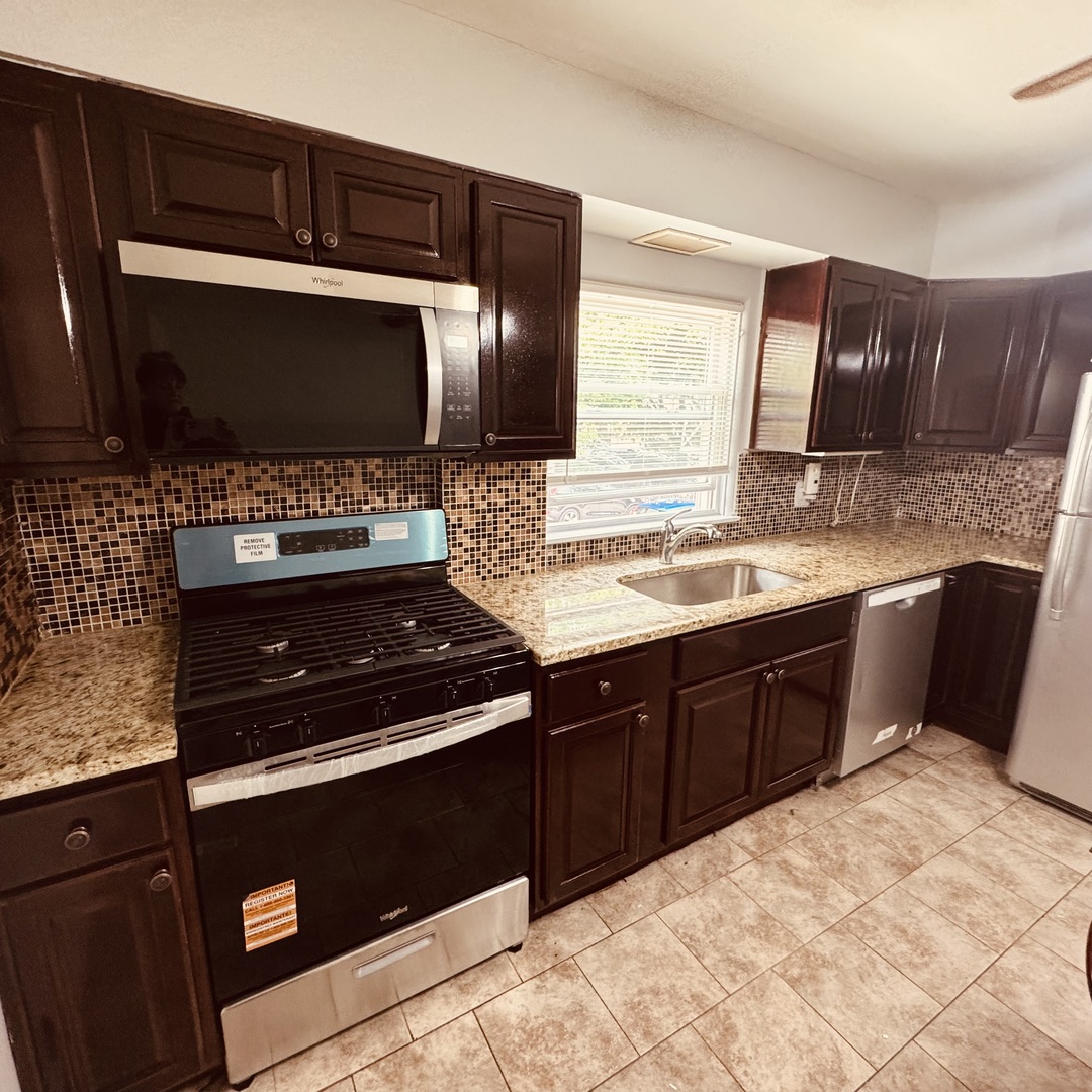 5544 N Campbell Avenue Unit: 1C