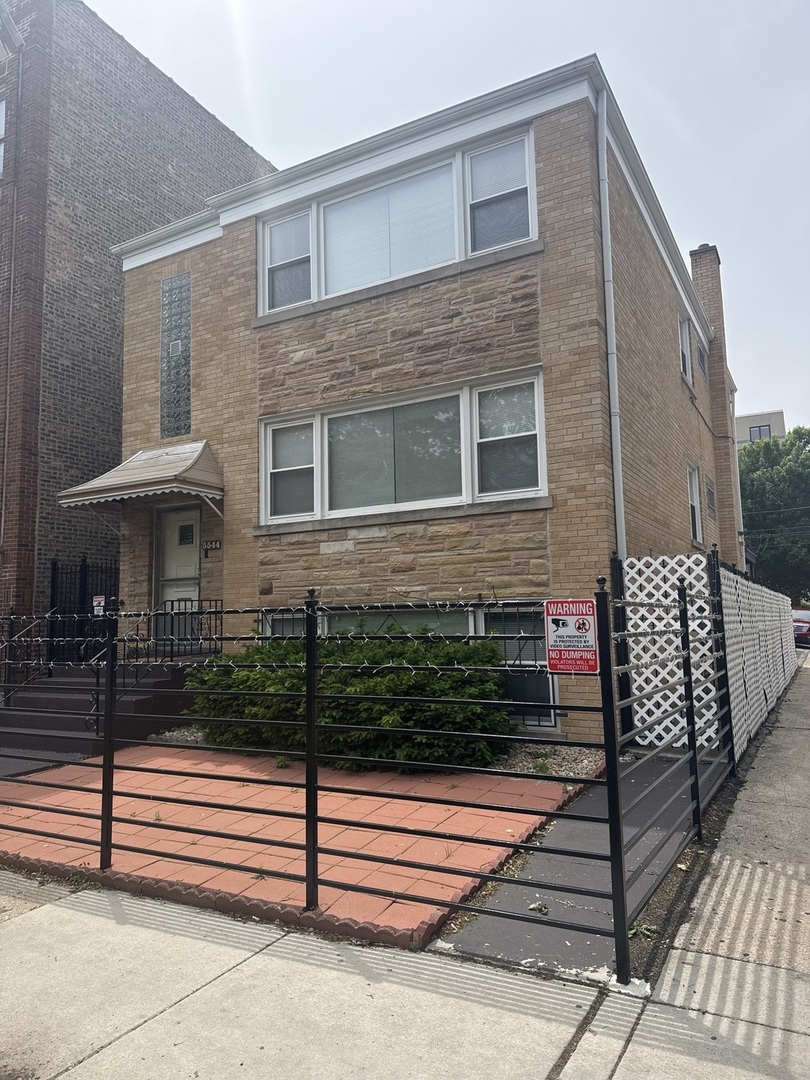 5544 N Campbell Avenue Unit: 1C