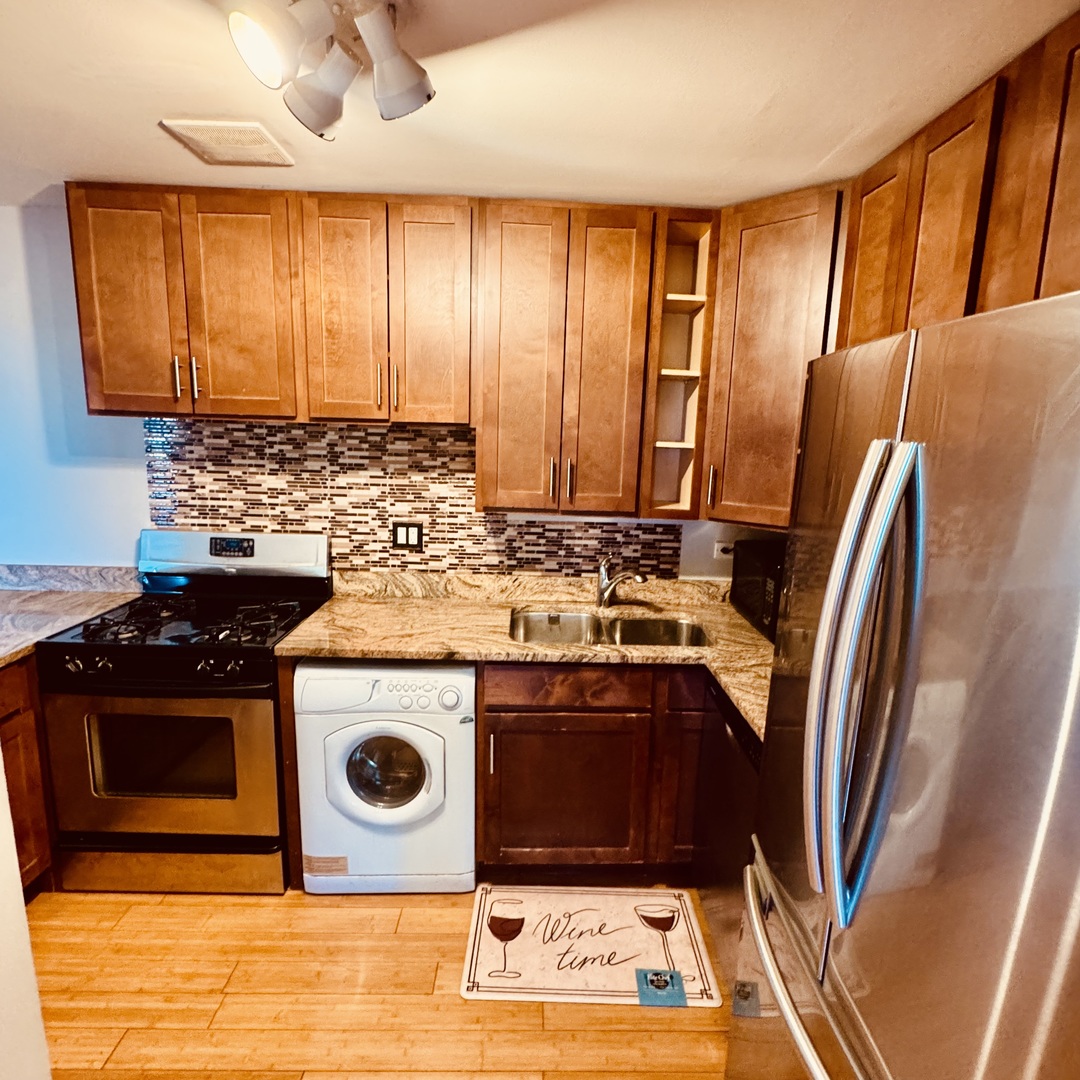 5306 N Cumberland Avenue Unit: 507