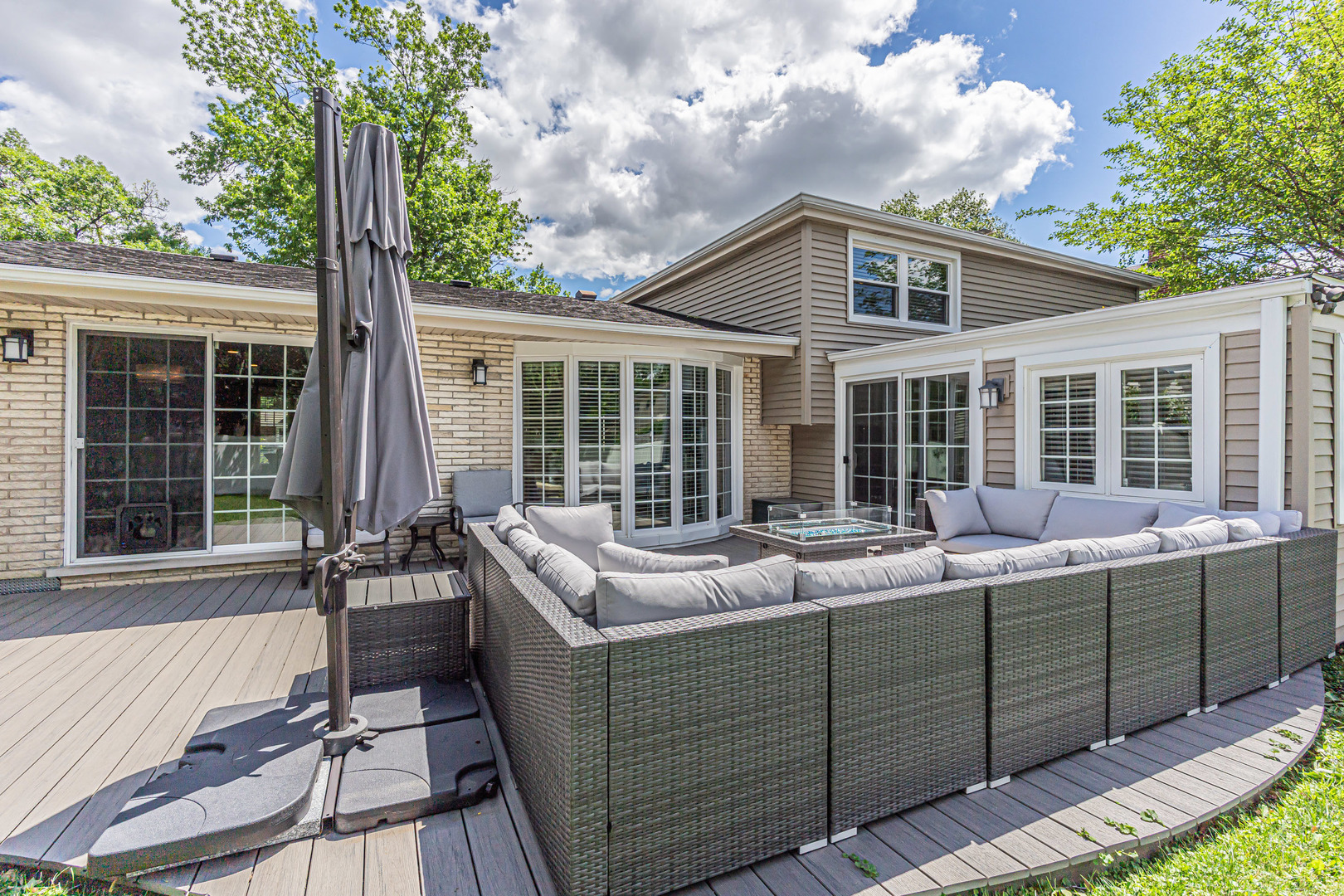 210 W Pickwick Road