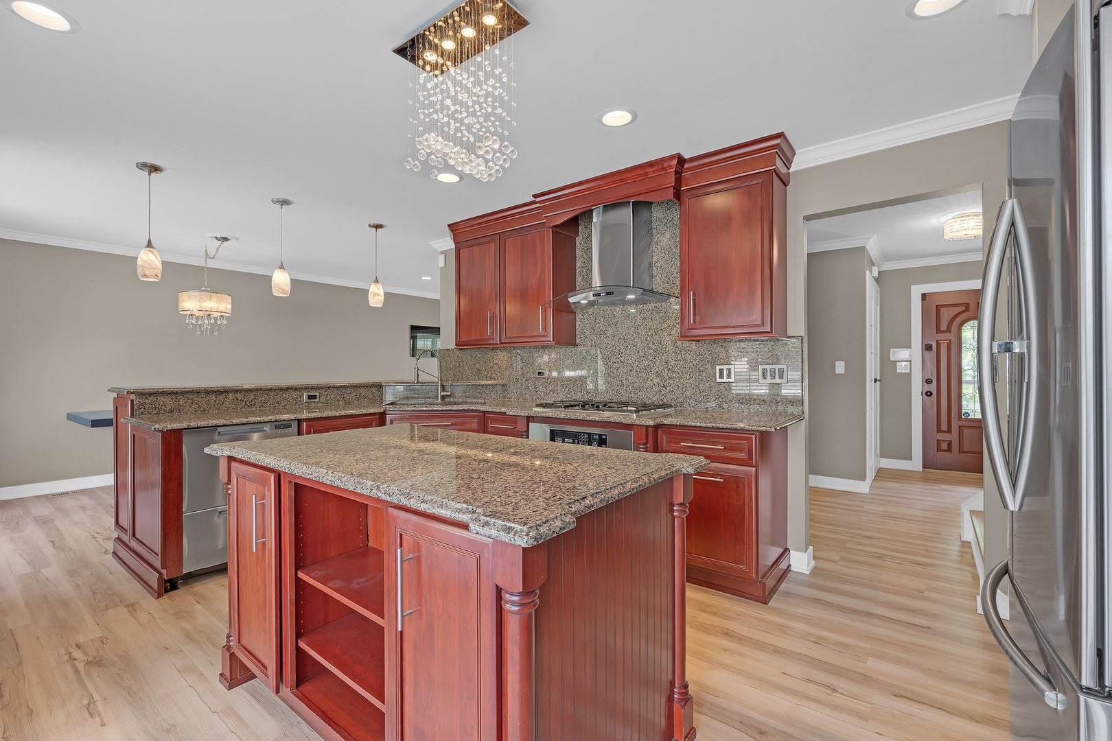 210 W Pickwick Road