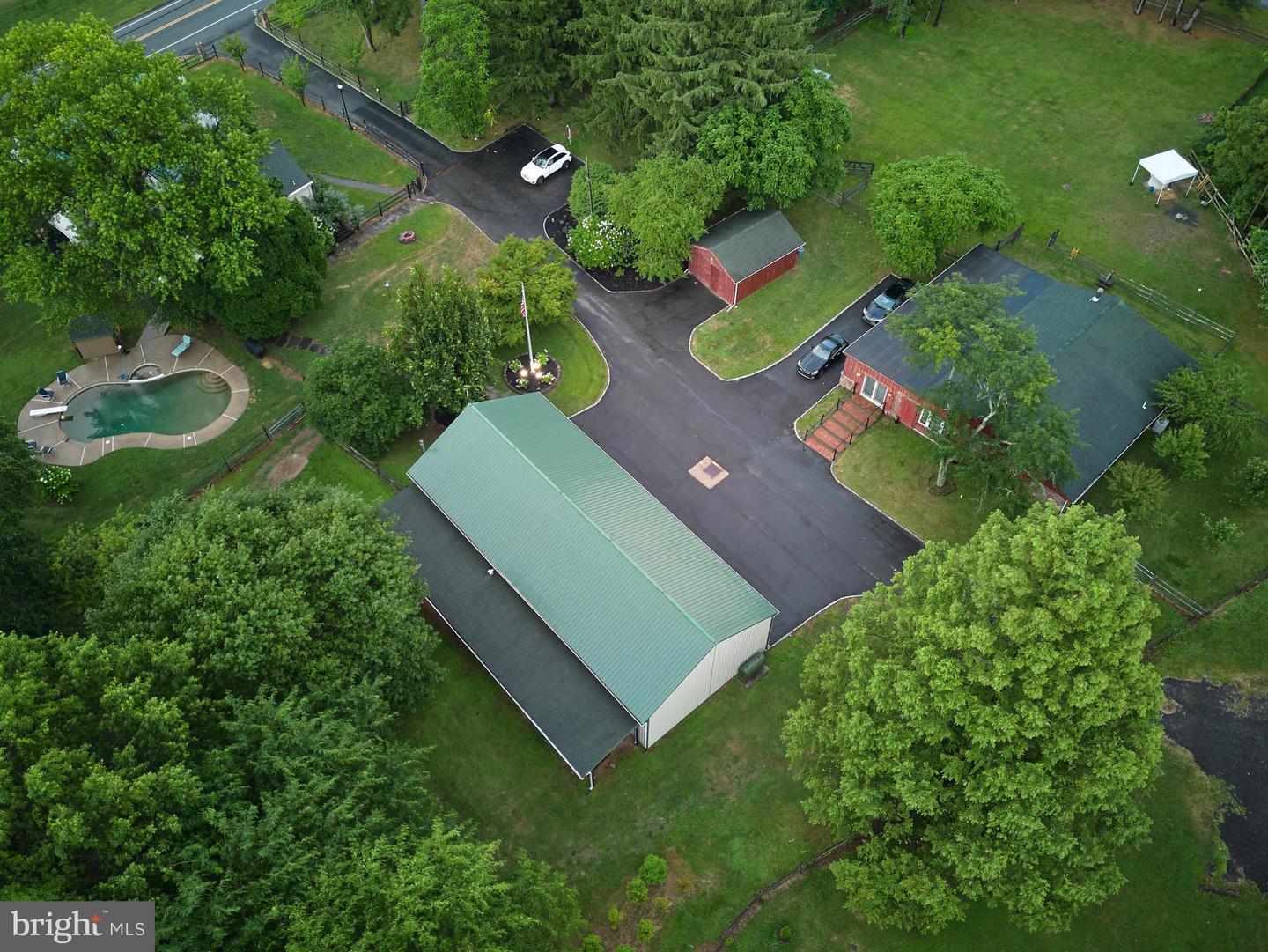 1090 Almshouse Rd