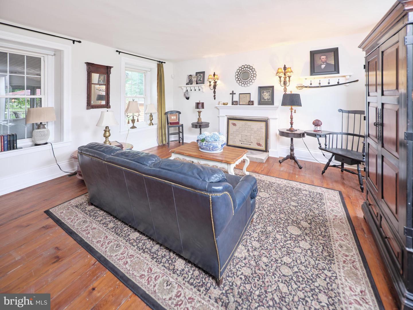 1090 Almshouse Rd