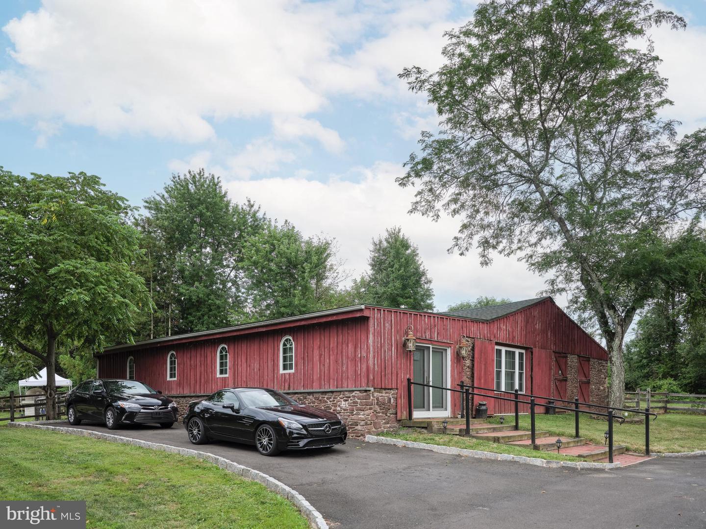 1090 Almshouse Rd