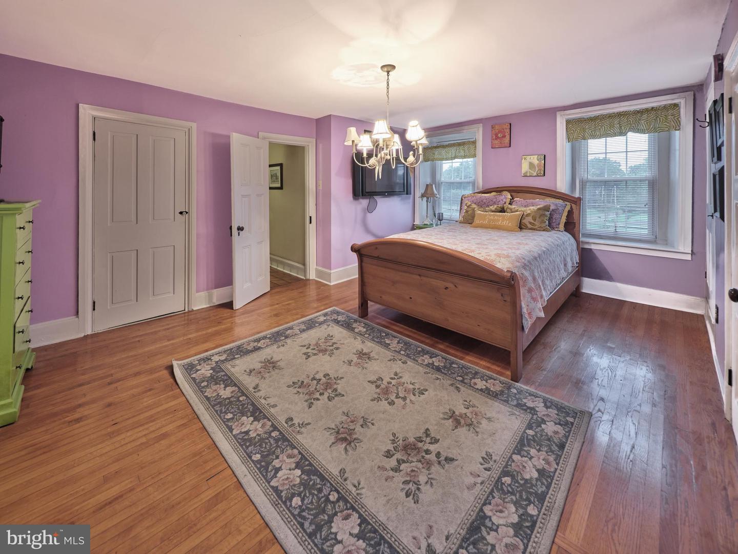 1090 Almshouse Rd