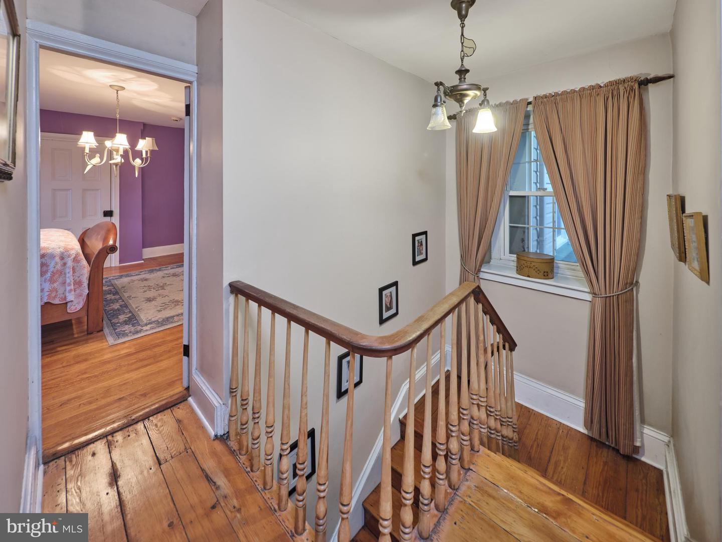 1090 Almshouse Rd