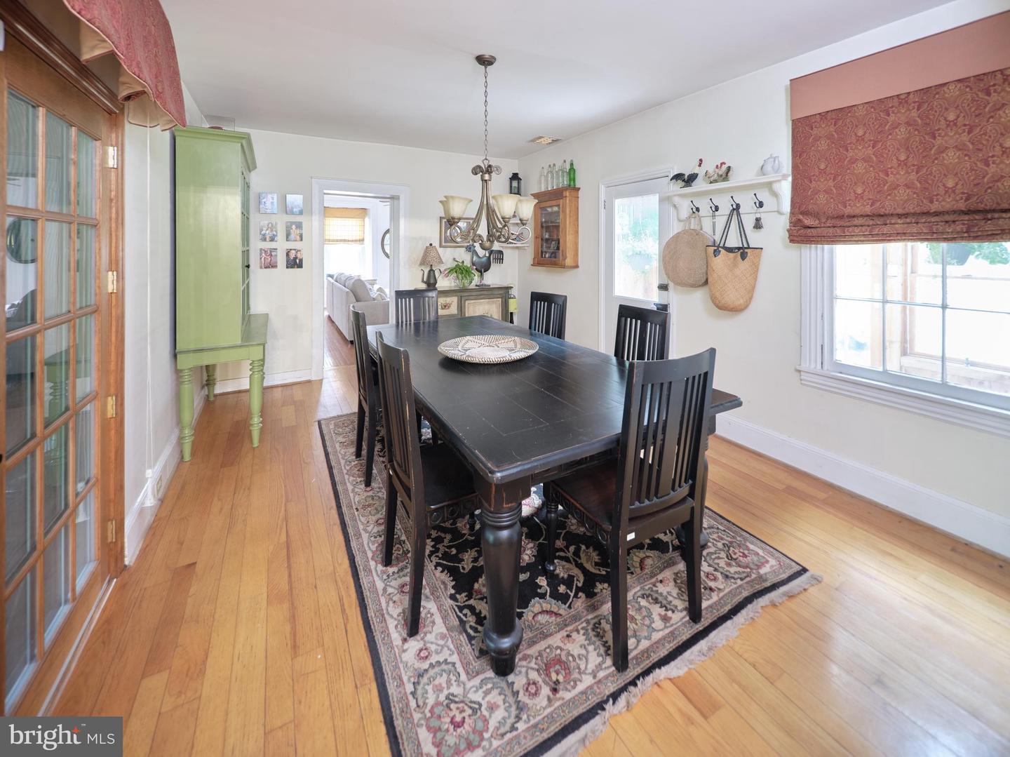 1090 Almshouse Rd