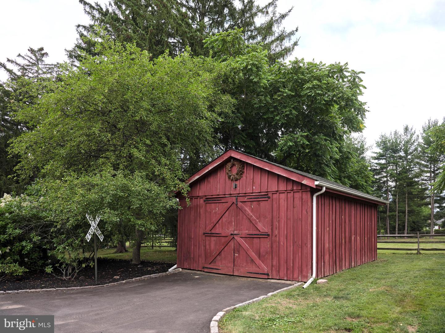 1090 Almshouse Rd