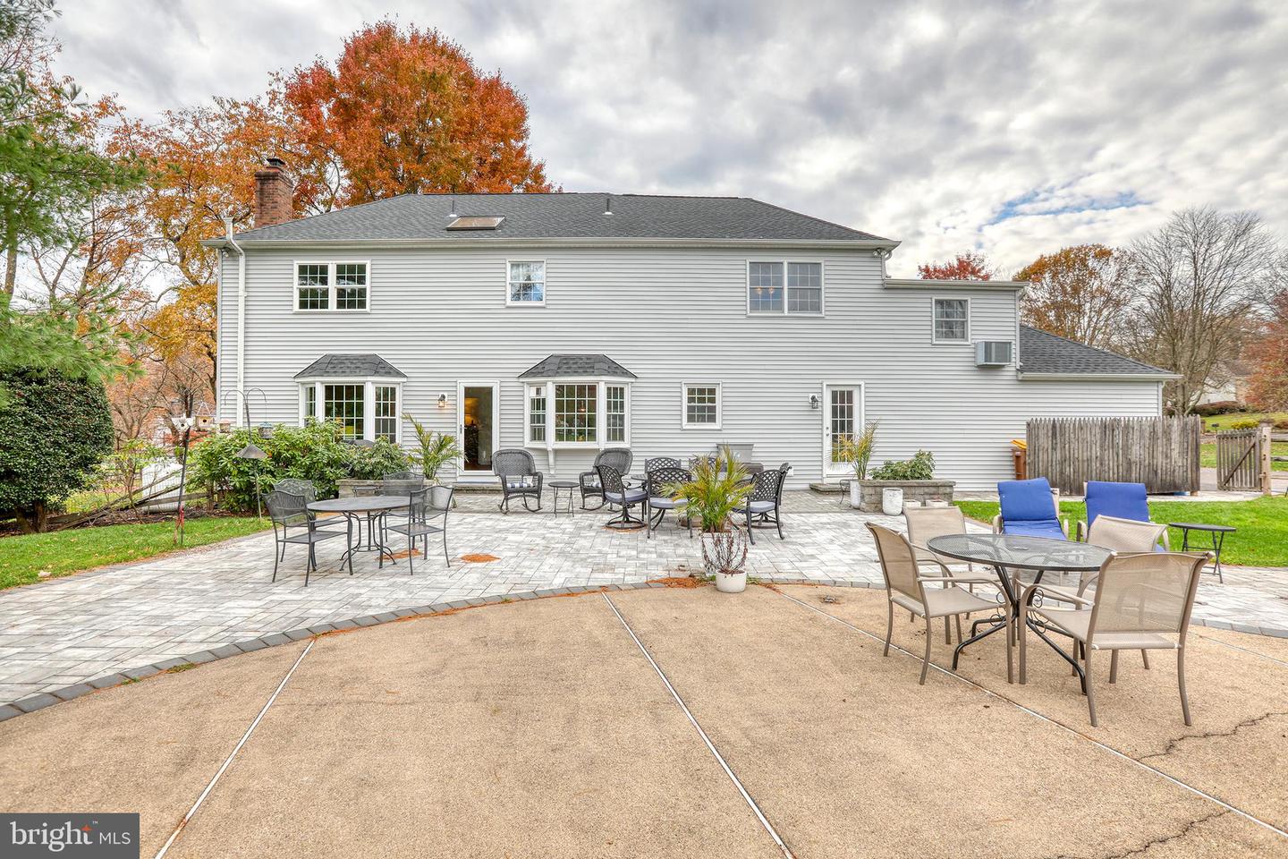 1379 Heller Dr