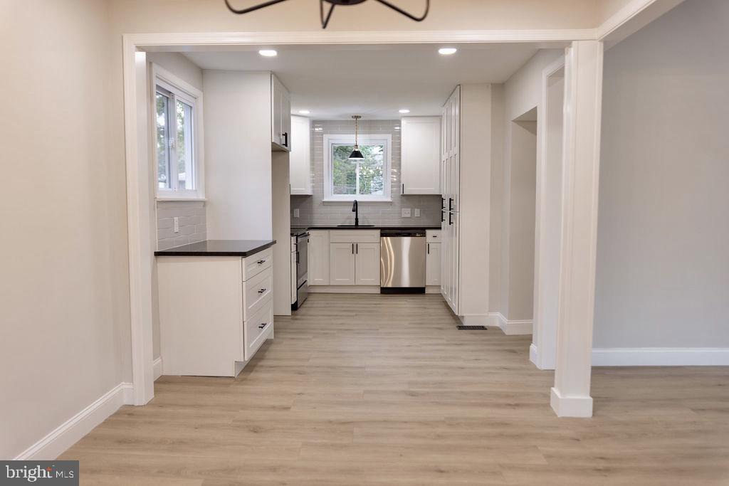 139 W Sandy Ridge Rd
