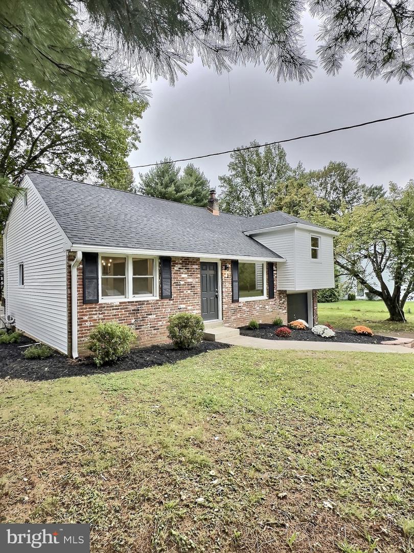 139 W Sandy Ridge Rd
