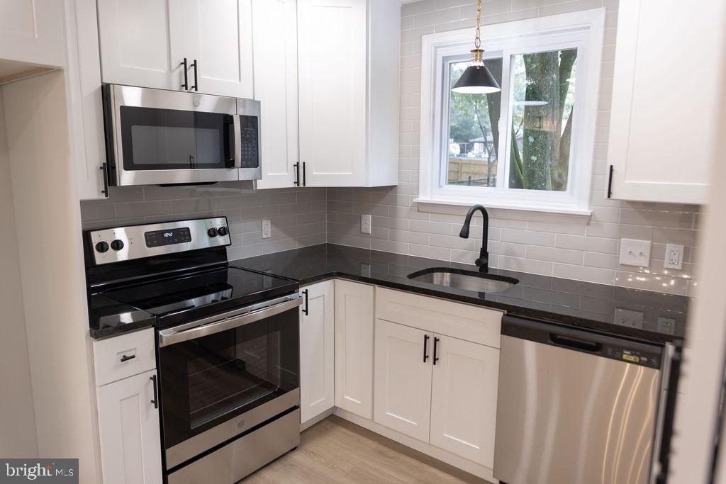 139 W Sandy Ridge Rd
