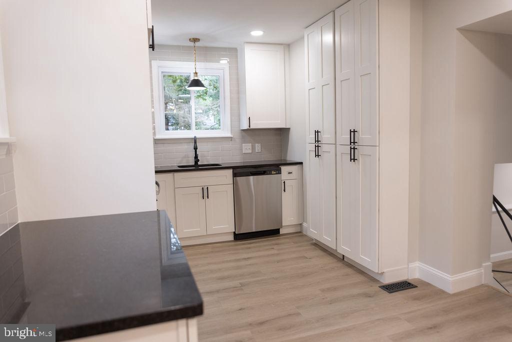 139 W Sandy Ridge Rd