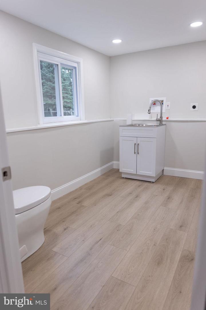 139 W Sandy Ridge Rd