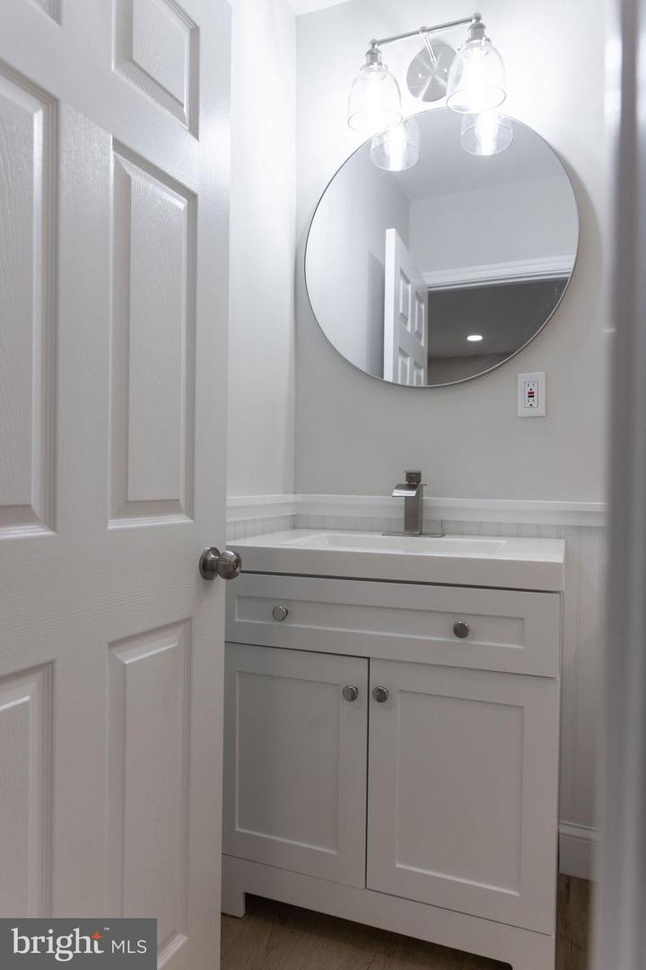 139 W Sandy Ridge Rd