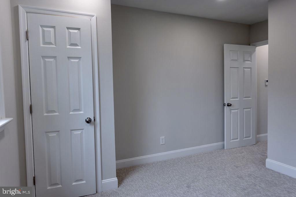 139 W Sandy Ridge Rd