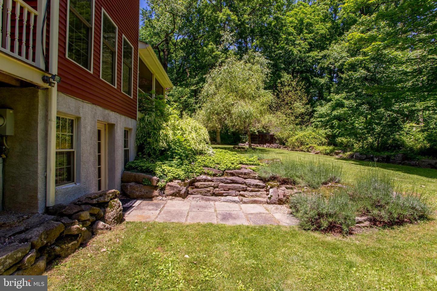 451 Lonely Cottage Rd