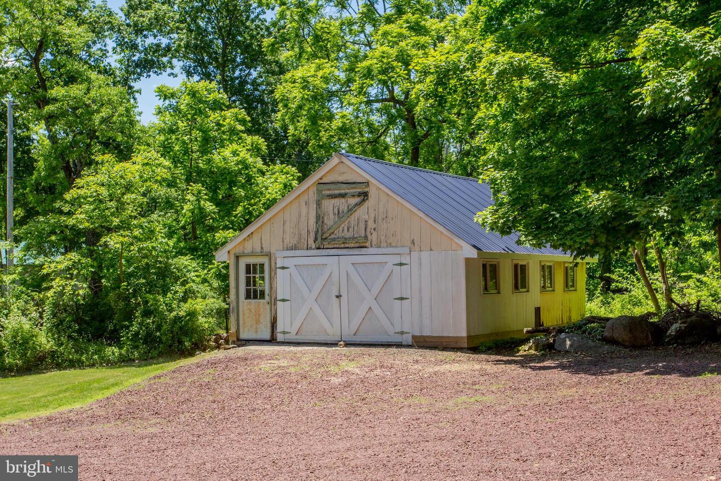 451 Lonely Cottage Rd