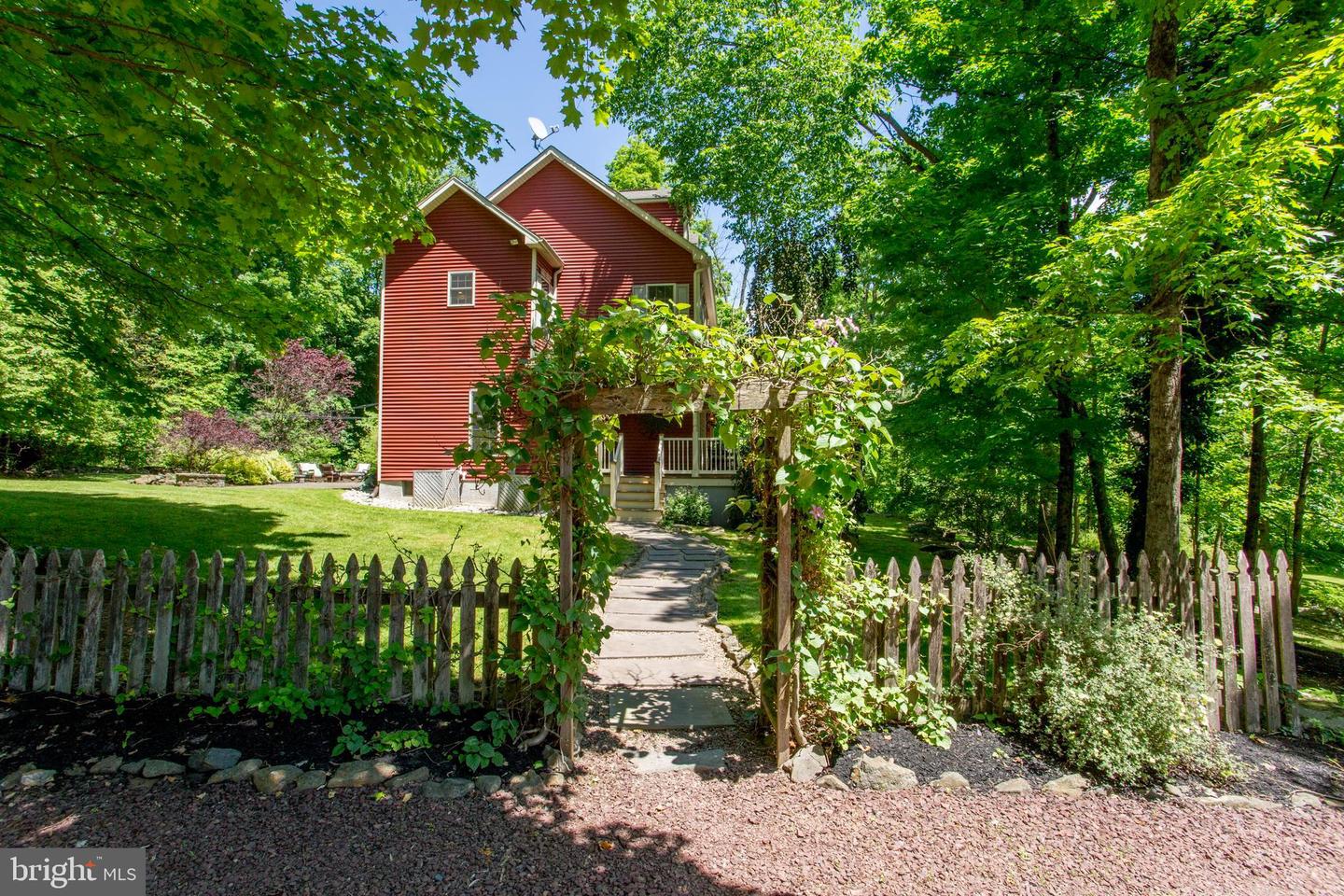 451 Lonely Cottage Rd