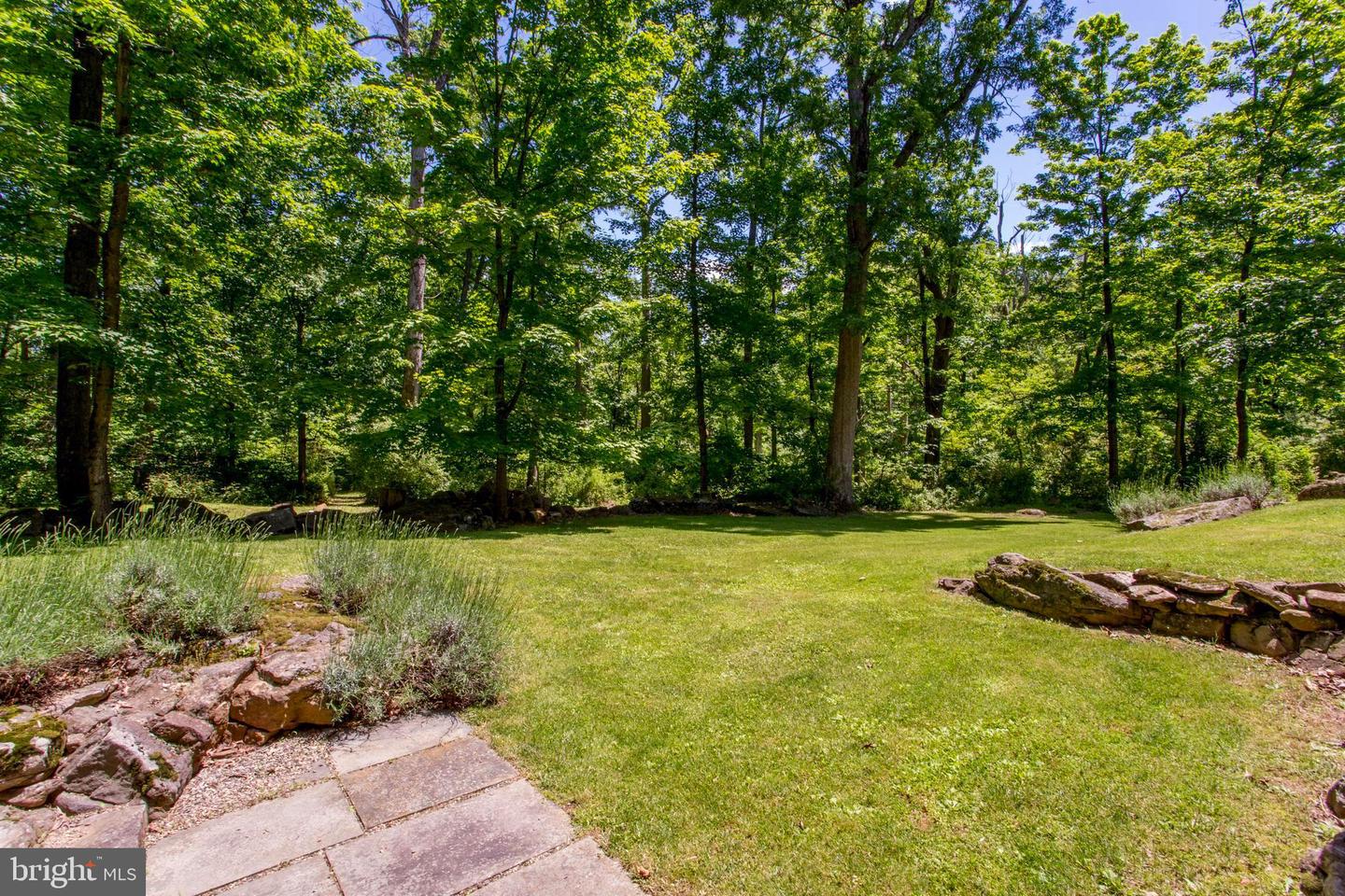 451 Lonely Cottage Rd