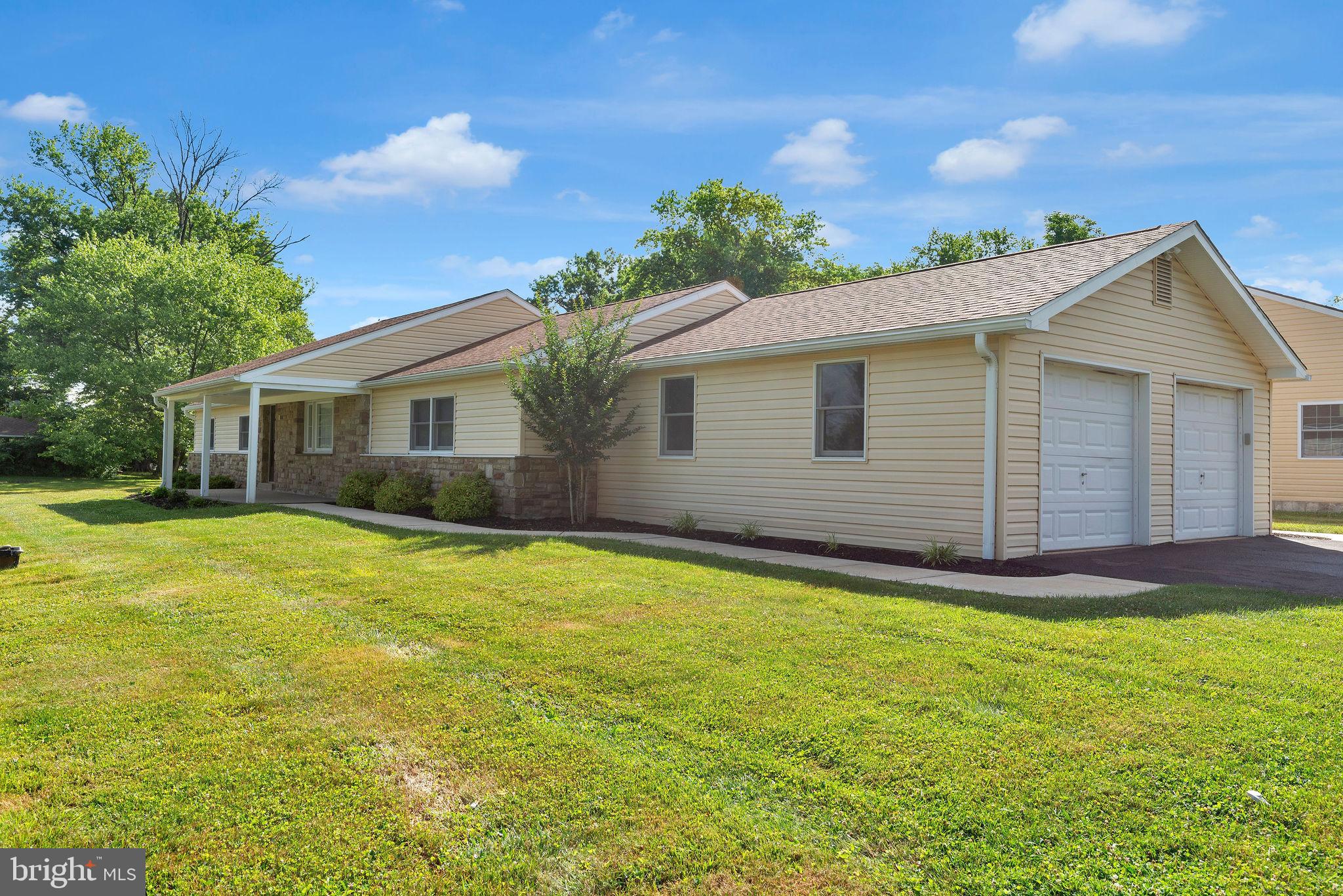 2015 MEETINGHOUSE RD