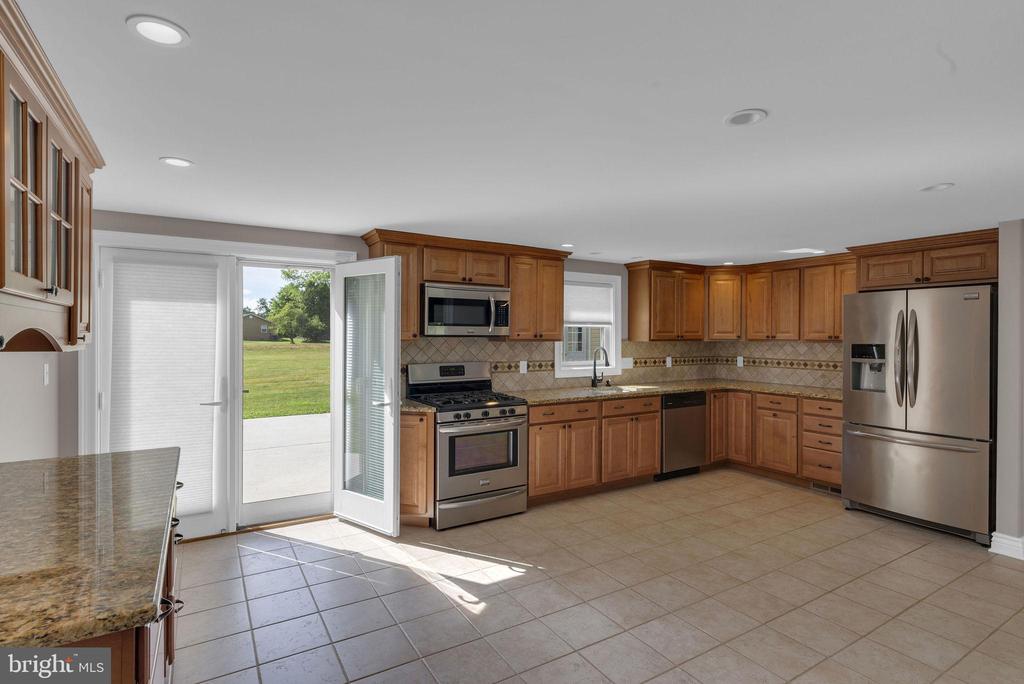 2015 MEETINGHOUSE RD