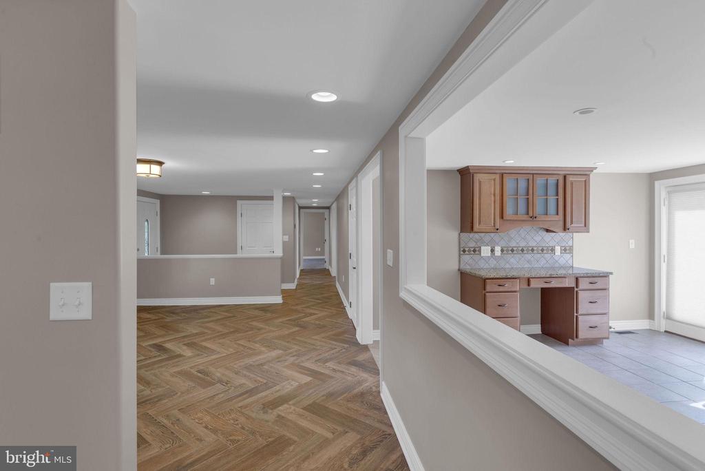 2015 MEETINGHOUSE RD