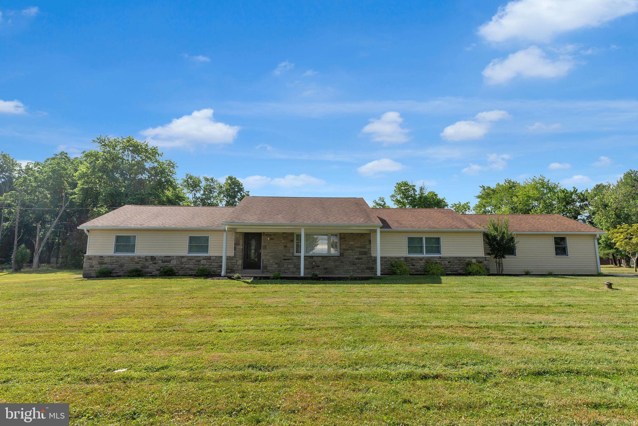 2015 MEETINGHOUSE RD