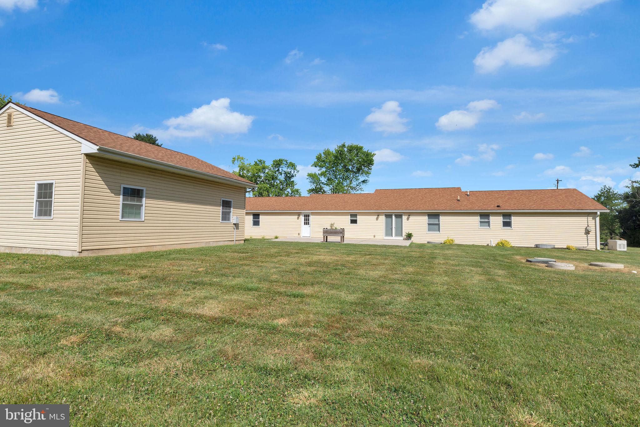 2015 MEETINGHOUSE RD