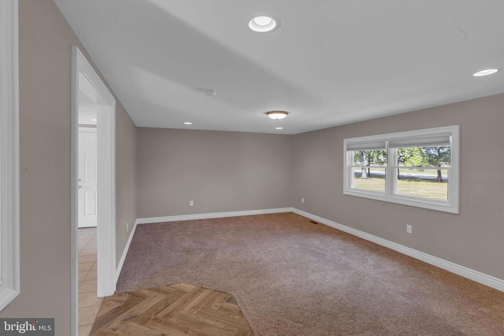 2015 MEETINGHOUSE RD