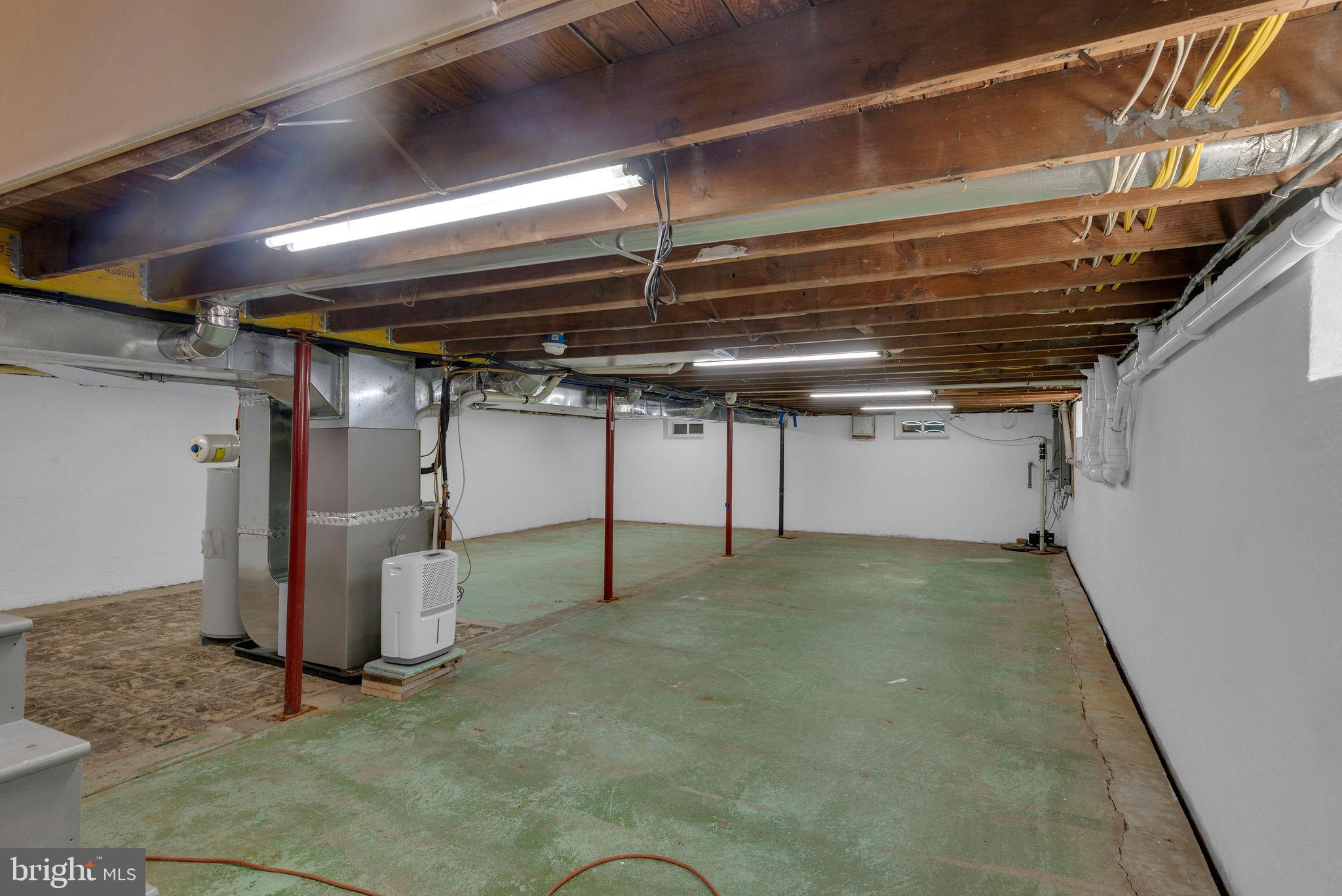 2015 MEETINGHOUSE RD