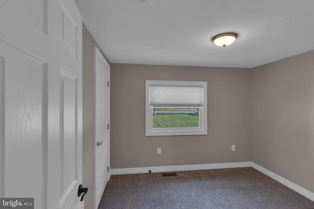 2015 MEETINGHOUSE RD