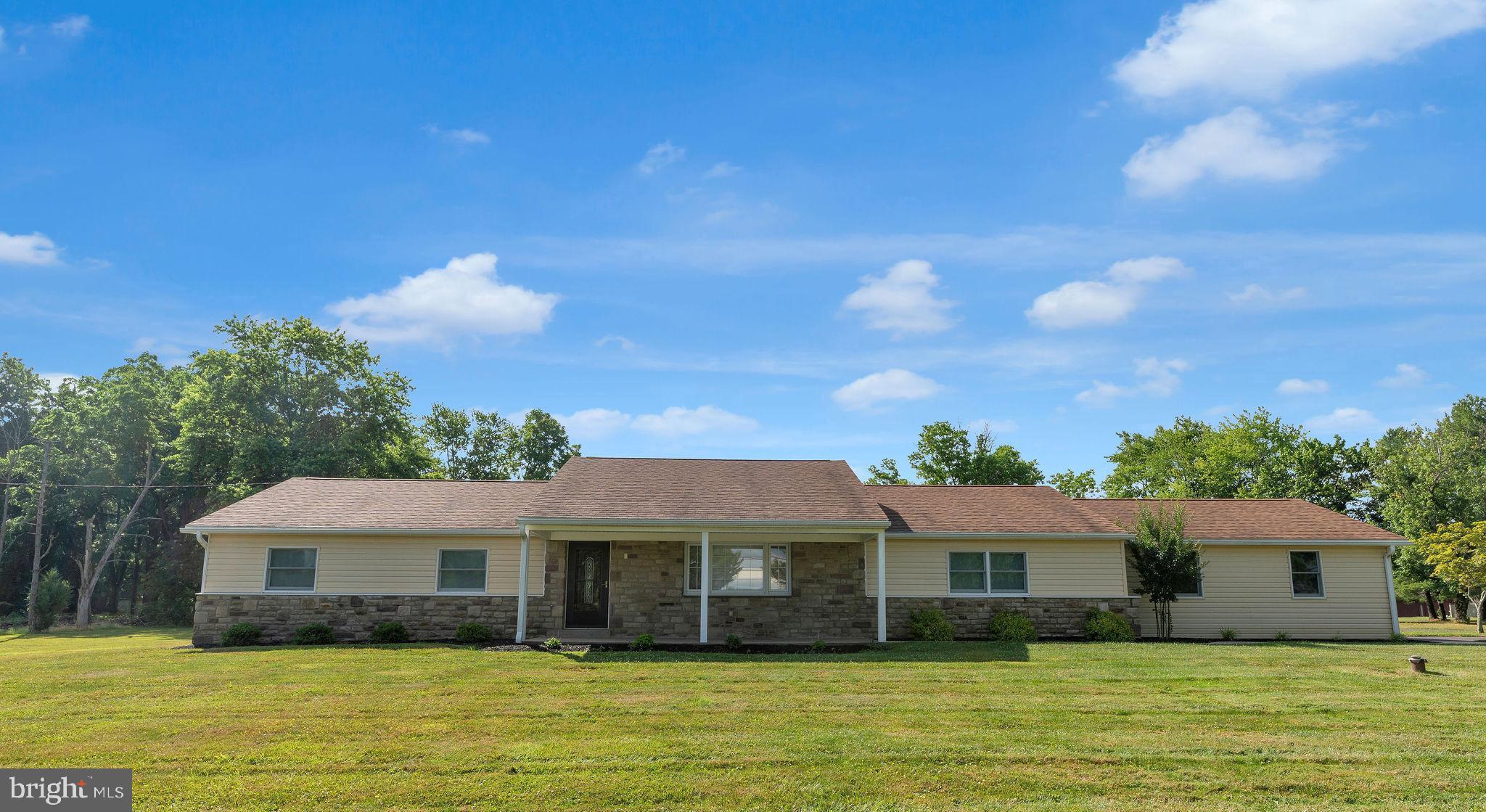 2015 MEETINGHOUSE RD