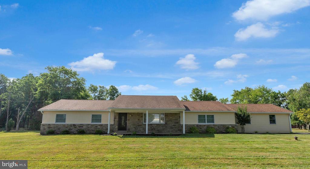 2015 MEETINGHOUSE RD