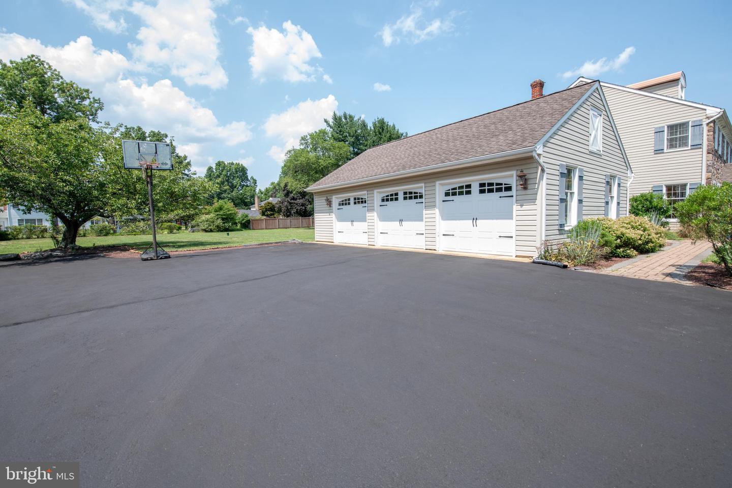 17 Bailey Dr
