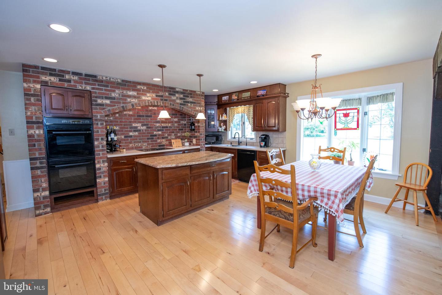 17 Bailey Dr