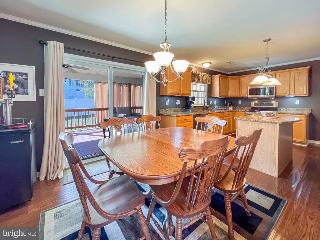 4522 Deep Glen Way