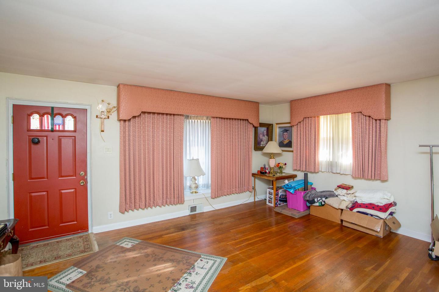 77 Davis Rd