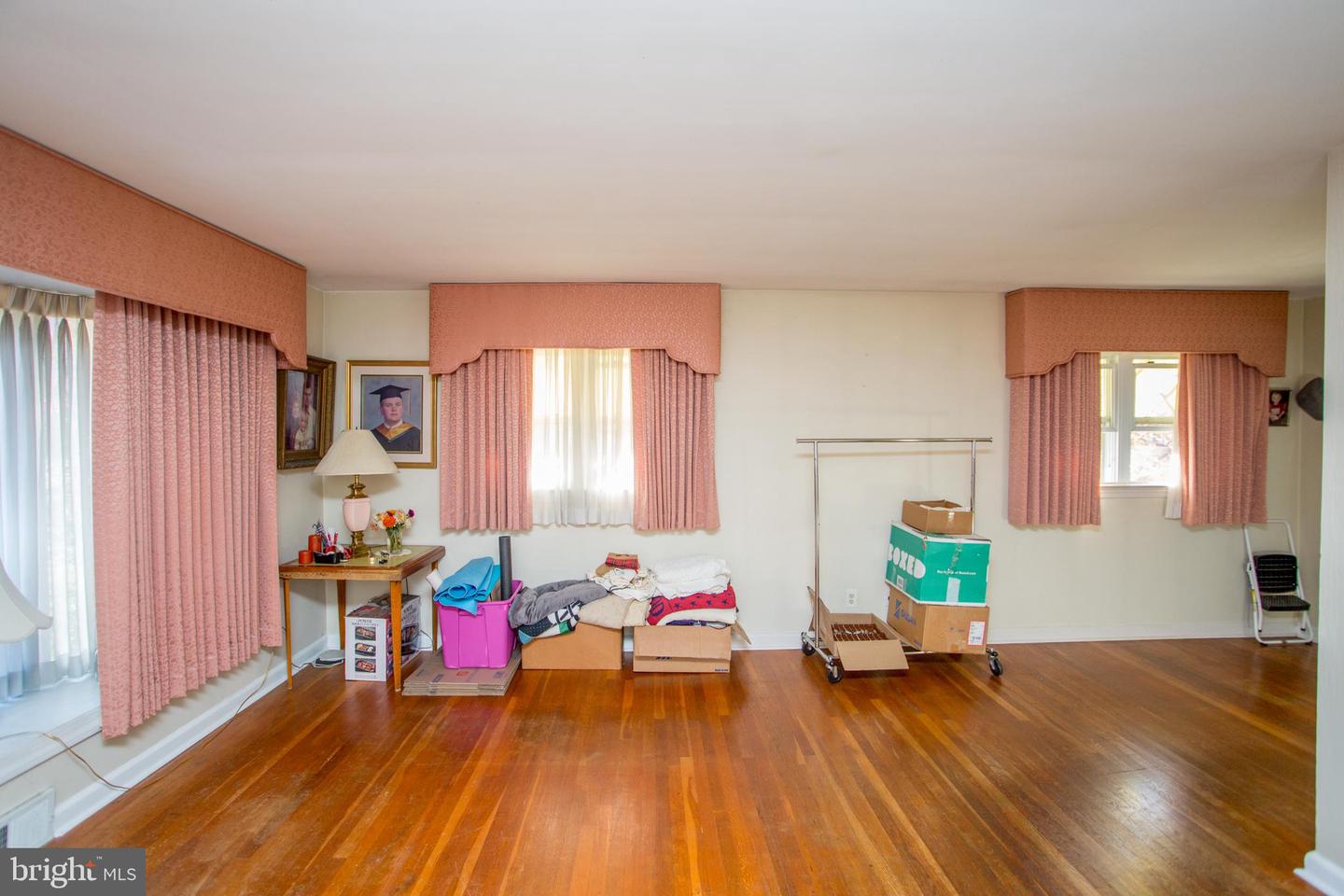 77 Davis Rd