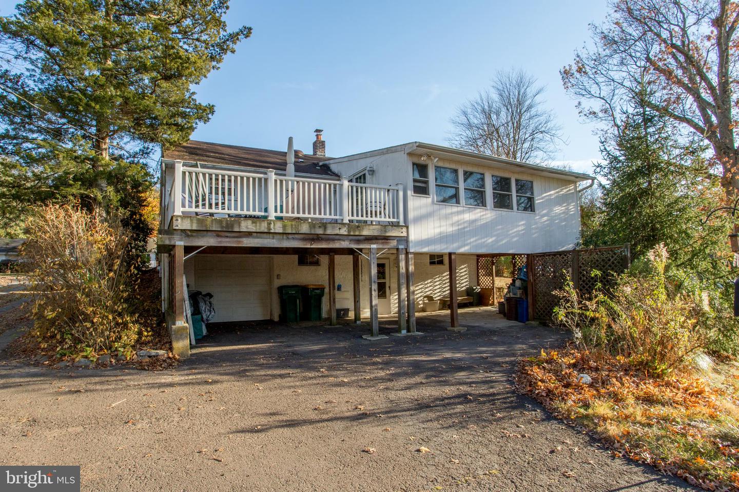 77 Davis Rd
