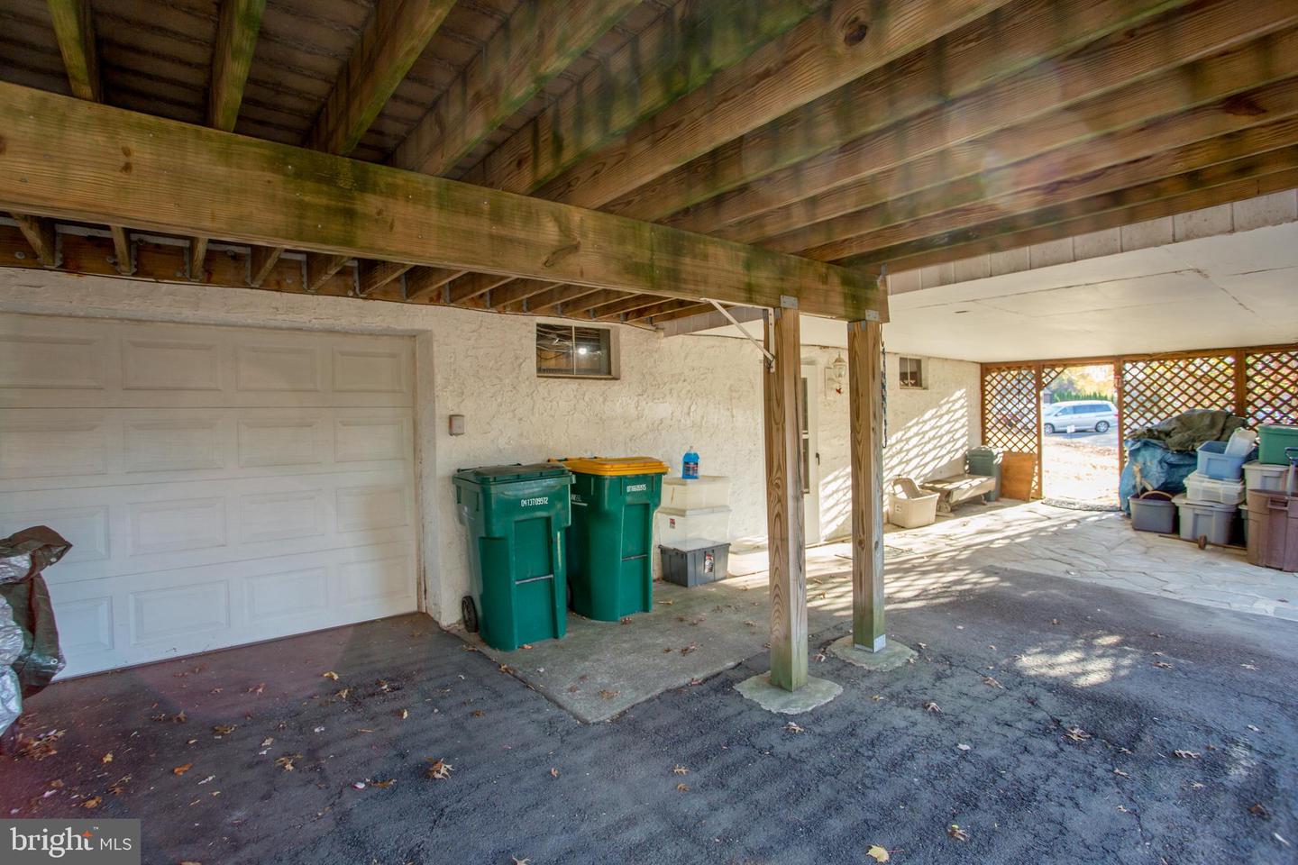 77 Davis Rd
