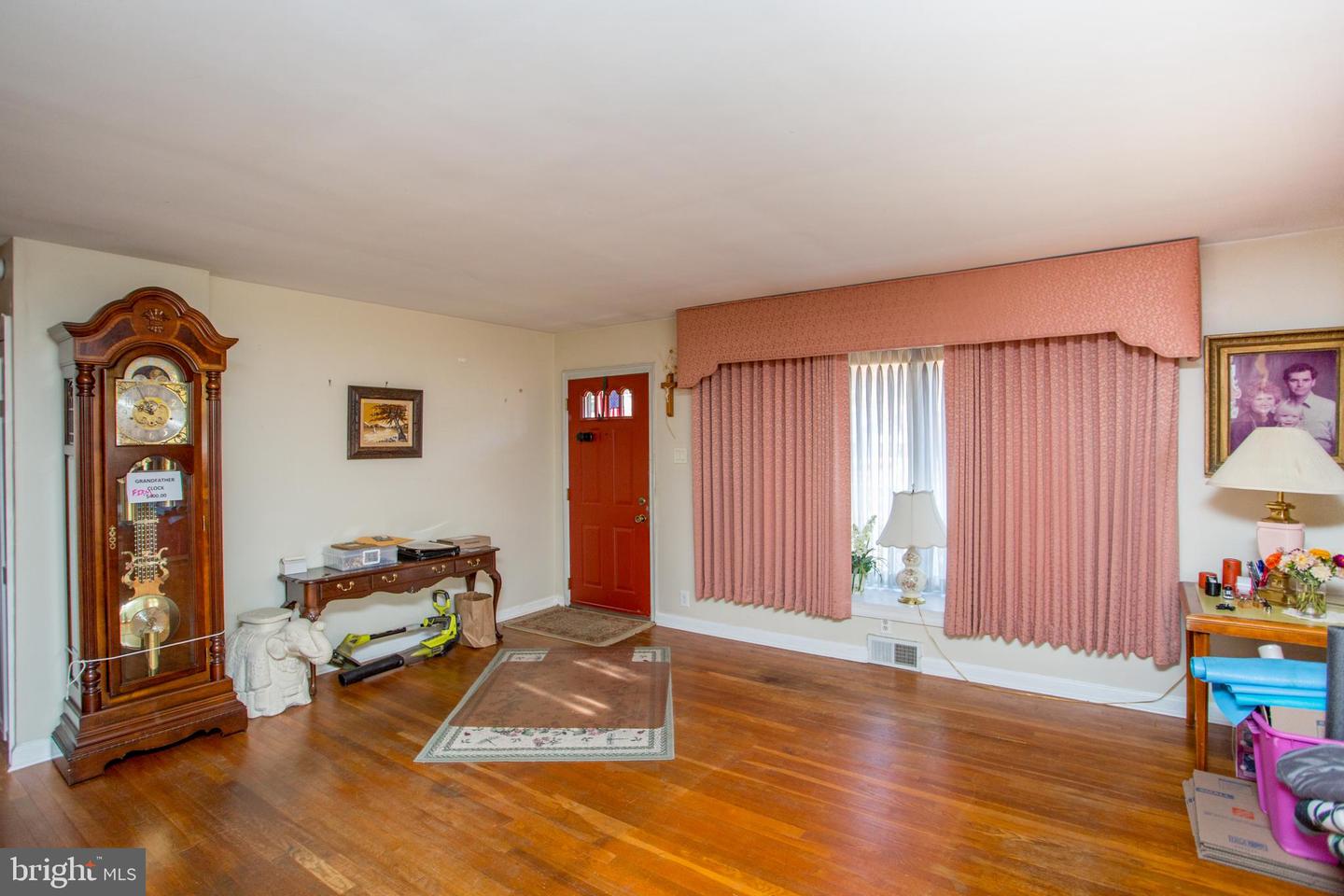 77 Davis Rd