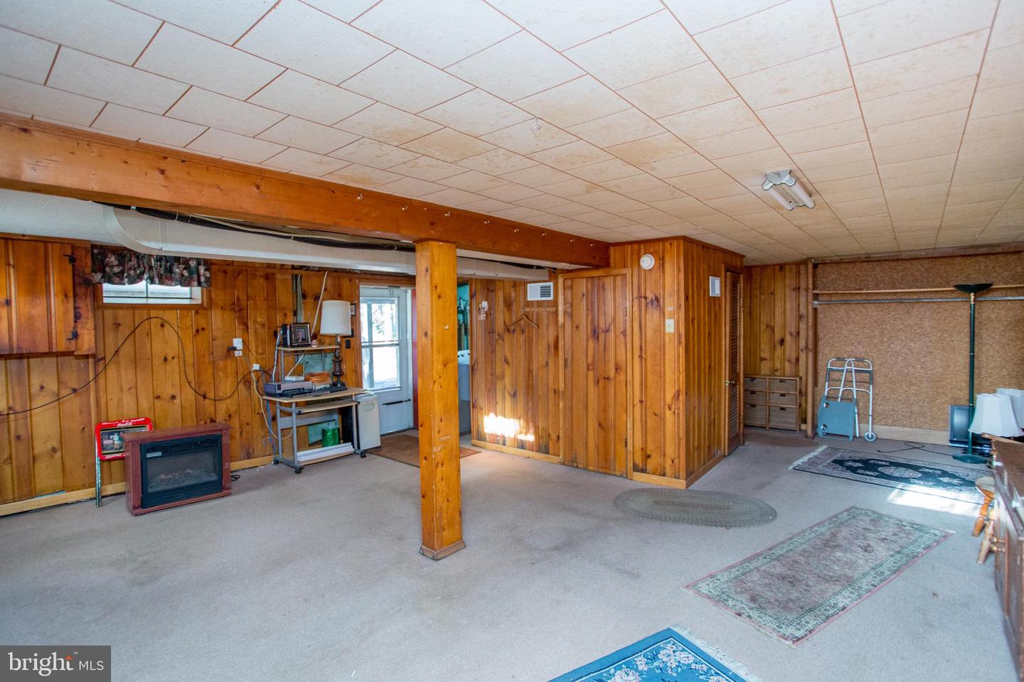 77 Davis Rd