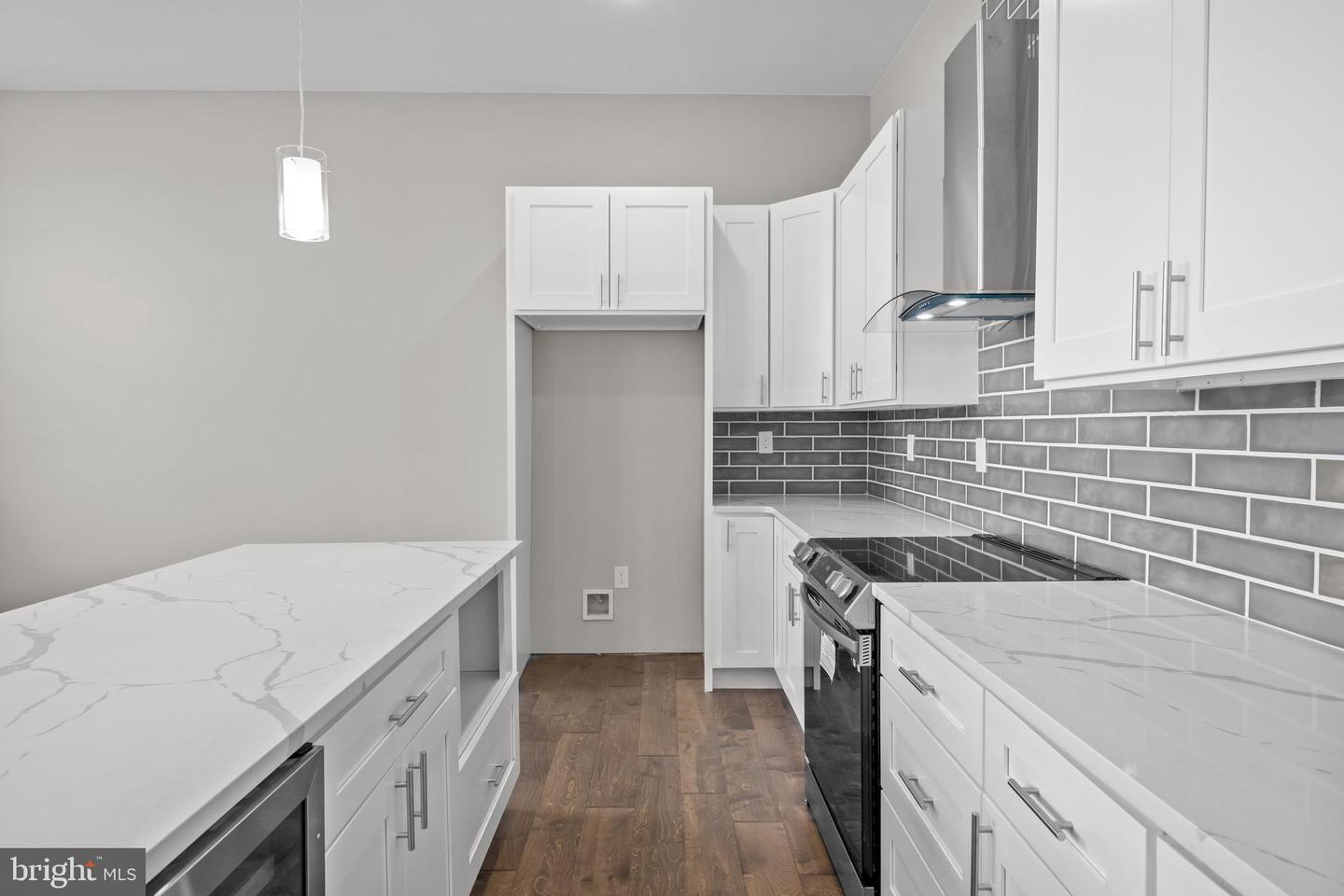 418 Jefferson Ave #12